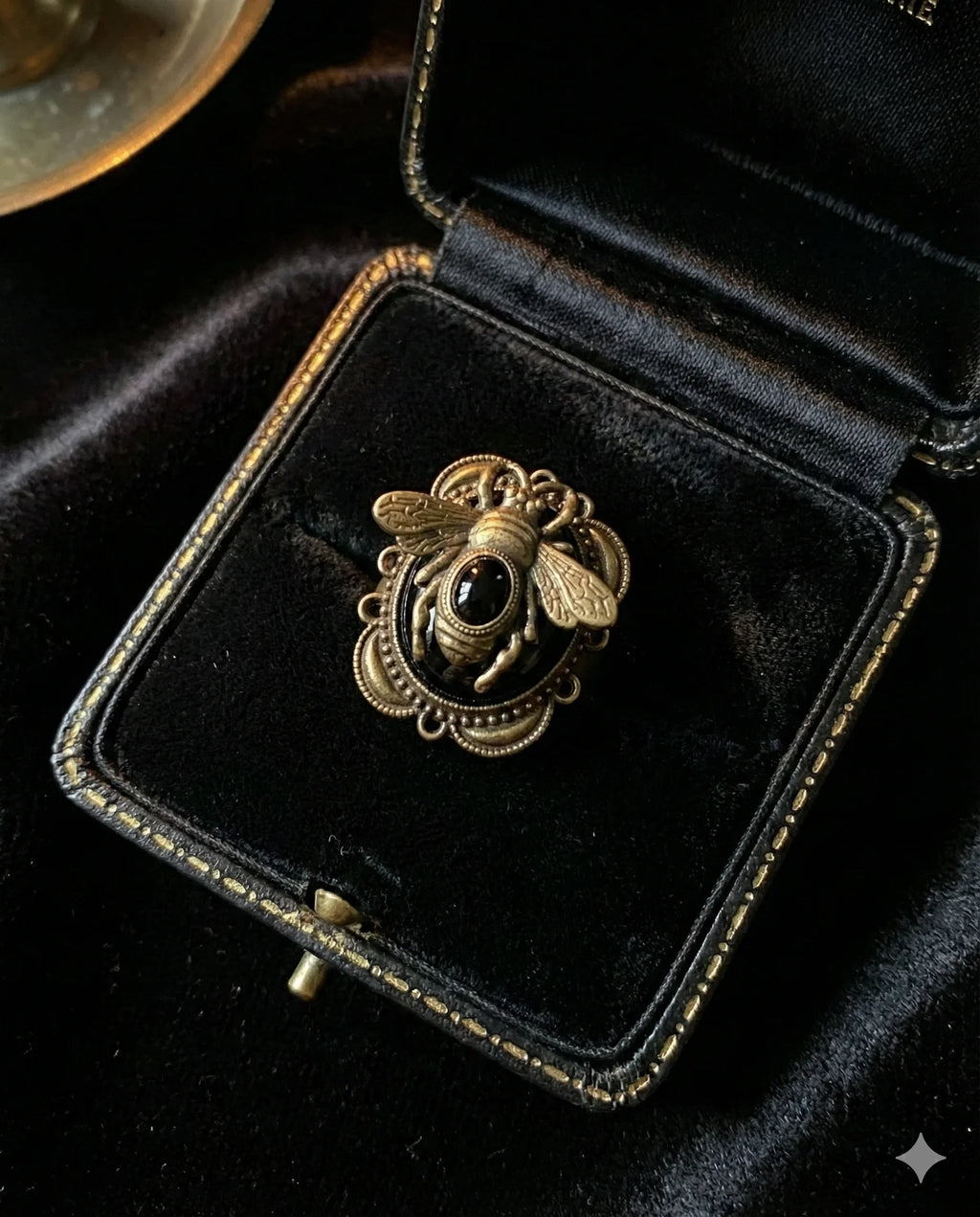 Botanical Gothic vintage bee ring with black cabochon stone, ornate antique-style copper alloy statement ring, 2.6cm face