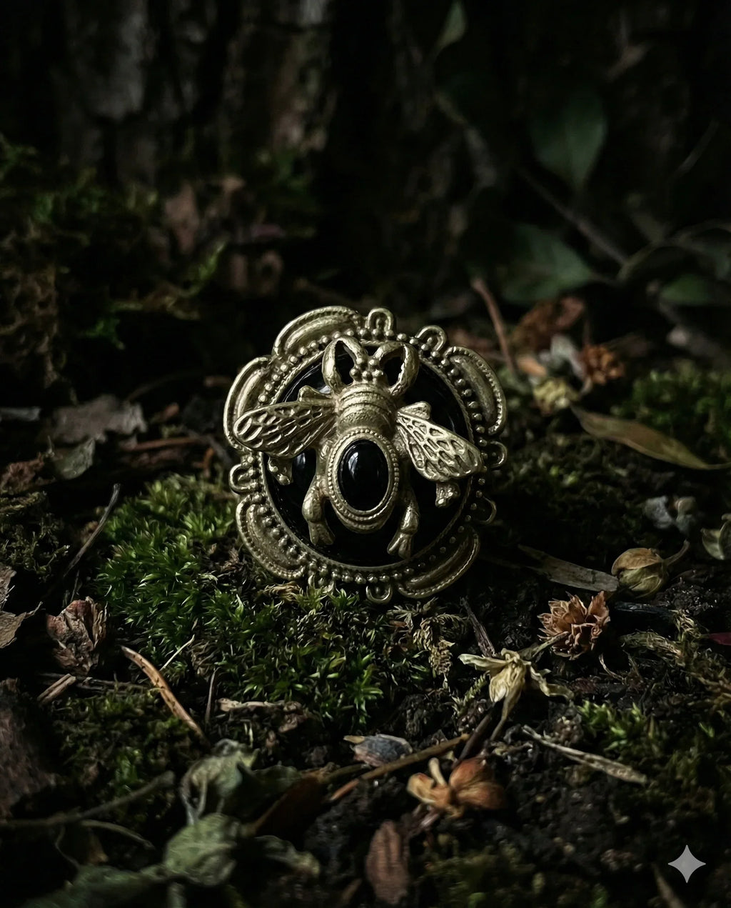 Botanical Gothic vintage bee ring with black cabochon stone, ornate antique-style copper alloy statement ring, 2.6cm face